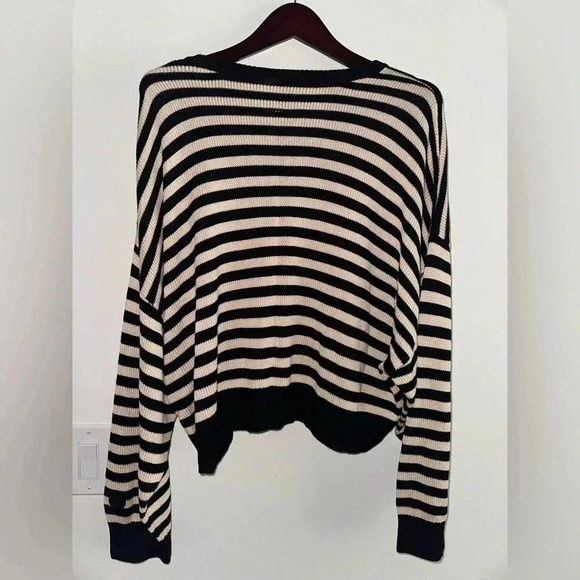 Pink Victorias Secret Stripped Crew Neck Sweater in Black and Cream Sz XL - Picture 5 of 7